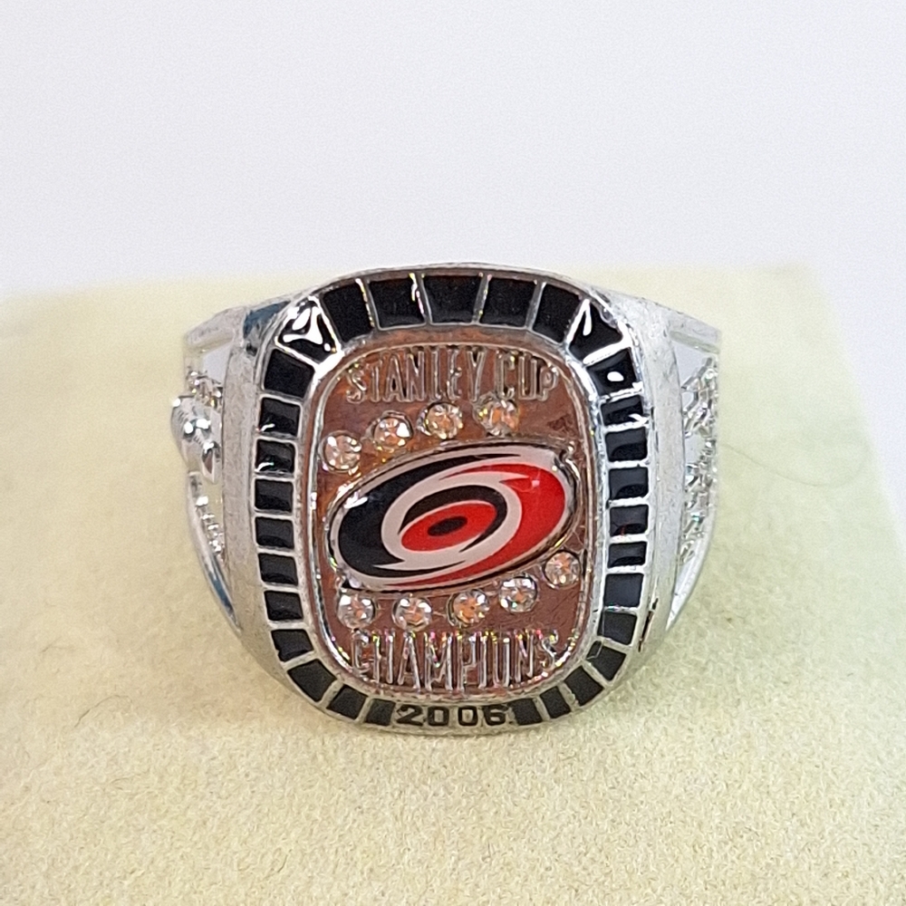 NHL Stanley Cup Championship Carolina Hurricanes Vintage 2006 Mens Ring 11